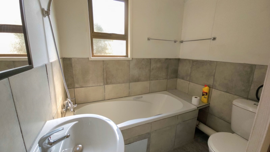 To Let 2 Bedroom Property for Rent in Melodie North West